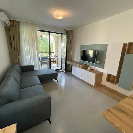 Apartment Designer 1br In Life Pool Included
